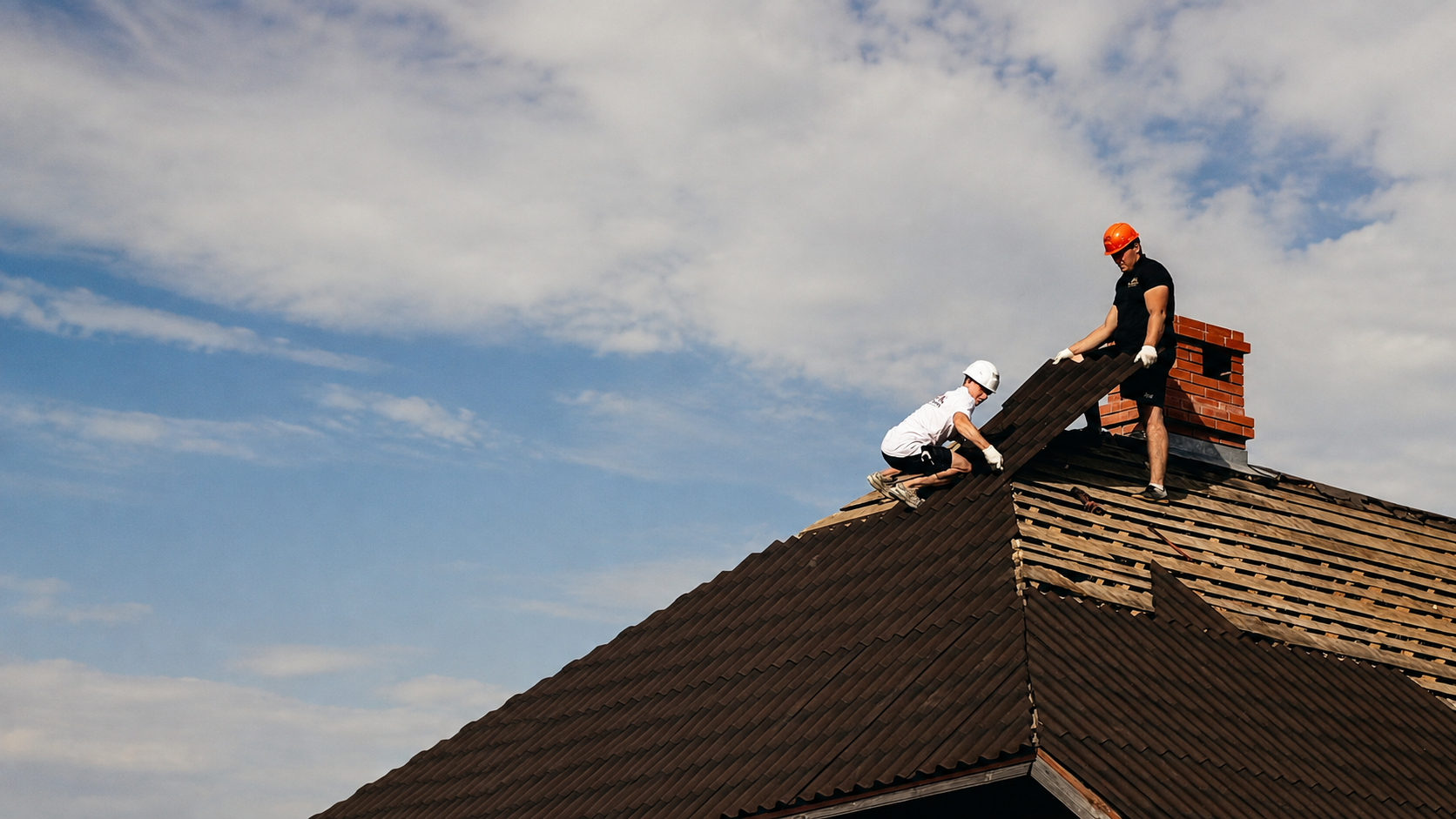 Contractor comparing shared leads with an owned customer acquisition system